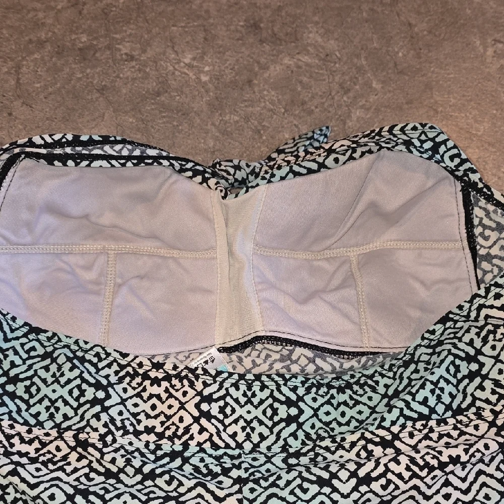 Assets By Spanx dive into
